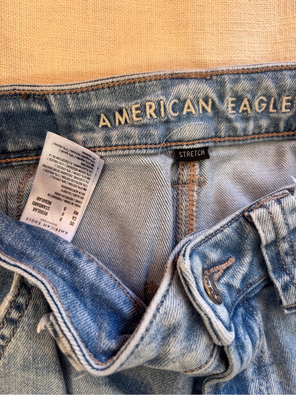 American Eagle Outfitters light blue denim jeans - Picture 3 of 7